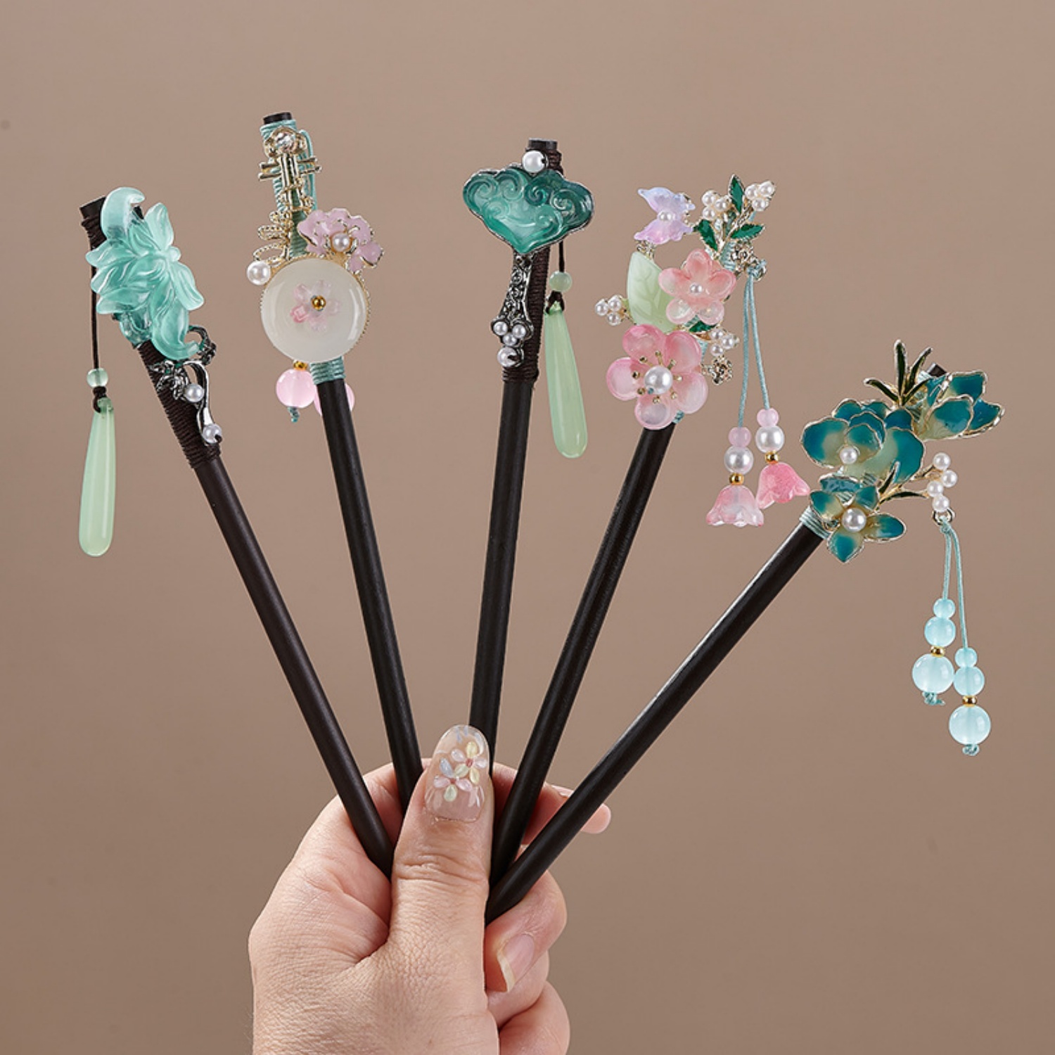 ヴィンテージフラワーヘアピン女性のためのエレガントな木製花ヘ - Supply Florist のレビューと価格