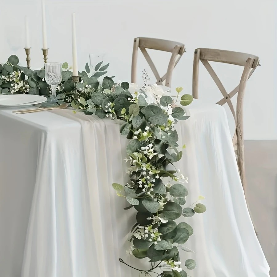 1個入り 人工ユーカリの葉を使った緑のガーランド。白い花と実 - Eucalyptus Preserved のレビューと価格
