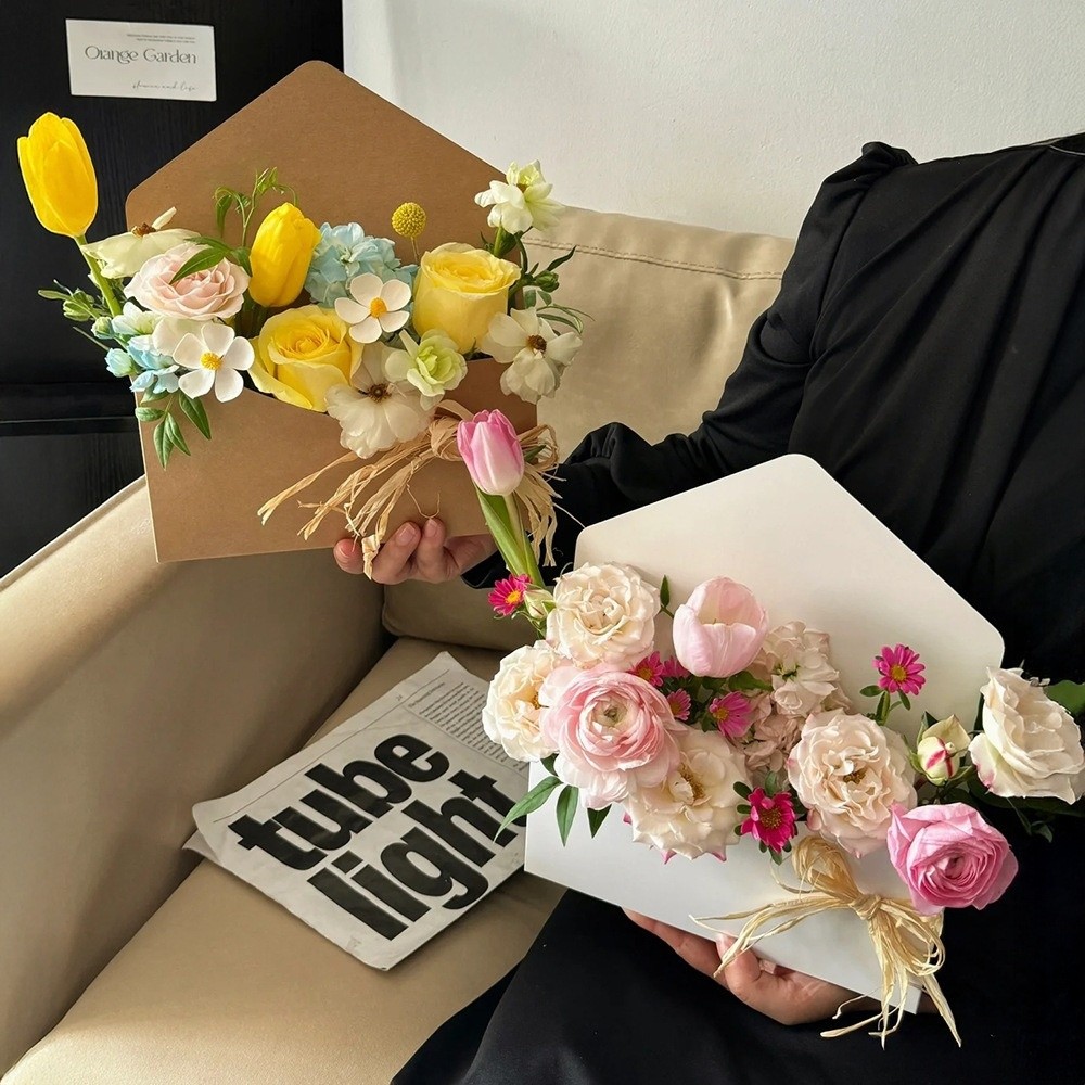 封筒型の段ボール製フラワーギフトボックス、花束包装用の文字デ - Florist Flower Supply のレビューと価格